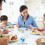۶ دلیل برای آنکه غذا خوردن در کنار یکدیگر برای کودکان بهتر است